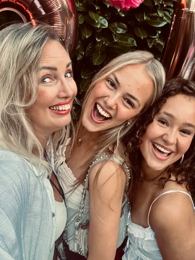 Mieke met haar dochter Naomi