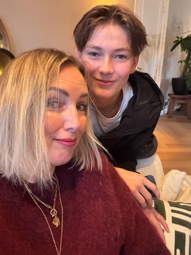 Moeder en tiener samen